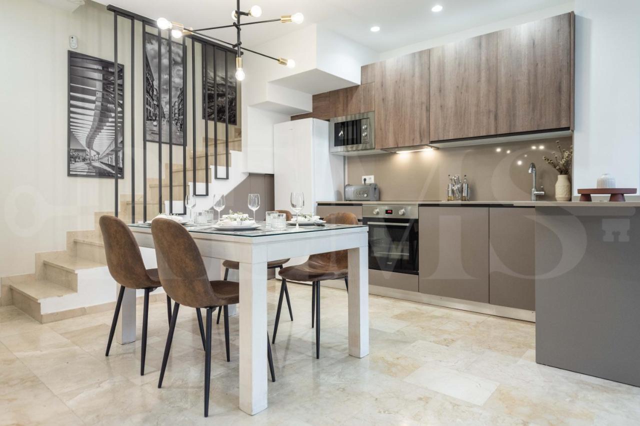 Lovely Duplex With Private Parking Near City Center By Rems Malaga Bagian luar foto
