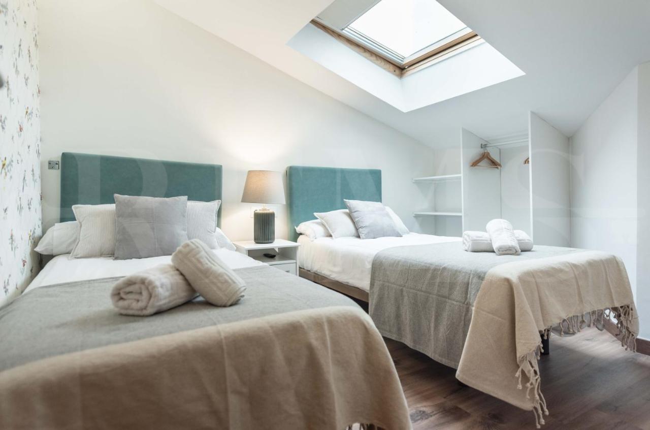 Lovely Duplex With Private Parking Near City Center By Rems Malaga Bagian luar foto