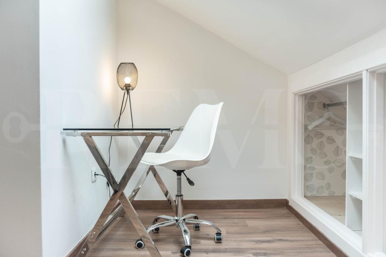 Lovely Duplex With Private Parking Near City Center By Rems Malaga Bagian luar foto