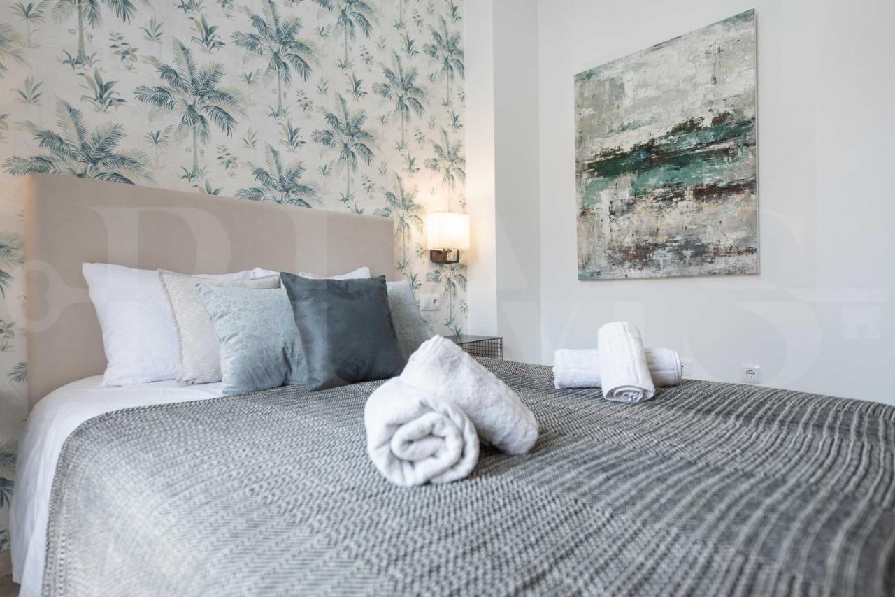 Lovely Duplex With Private Parking Near City Center By Rems Malaga Bagian luar foto