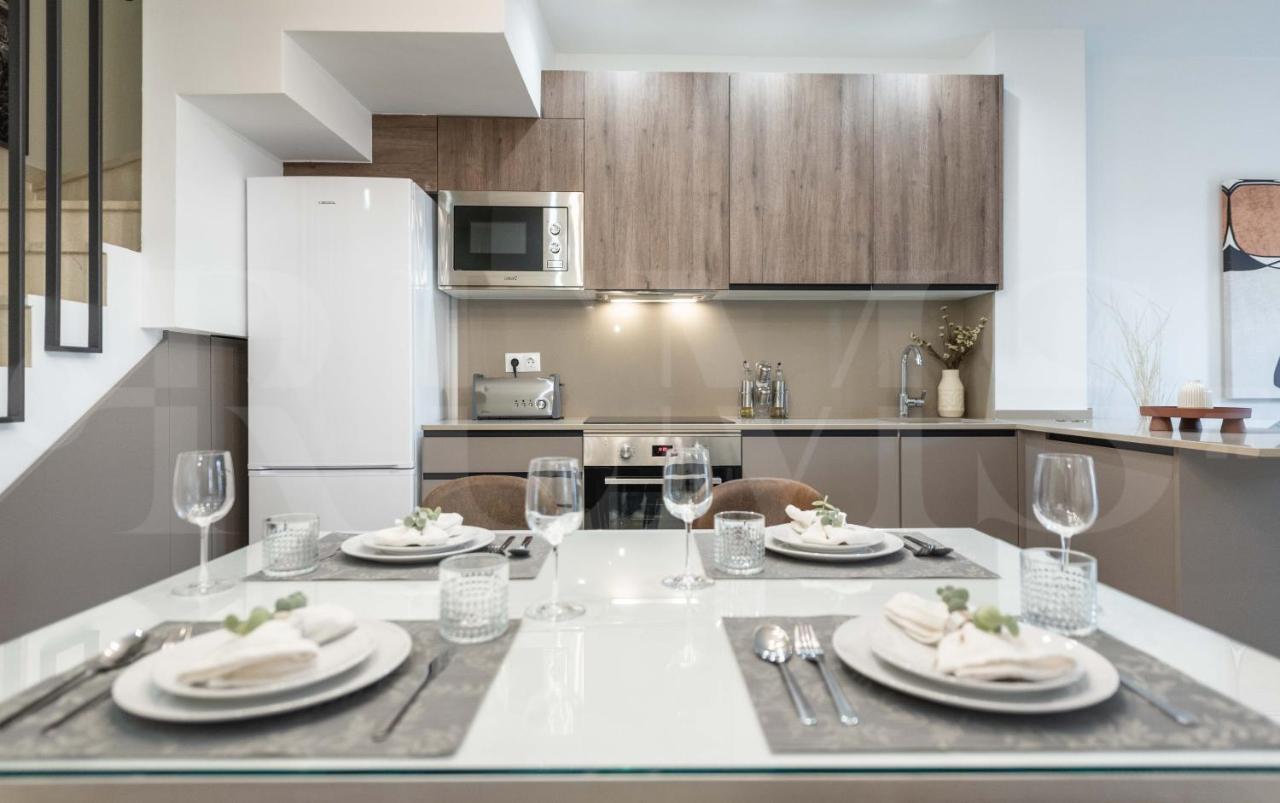Lovely Duplex With Private Parking Near City Center By Rems Malaga Bagian luar foto