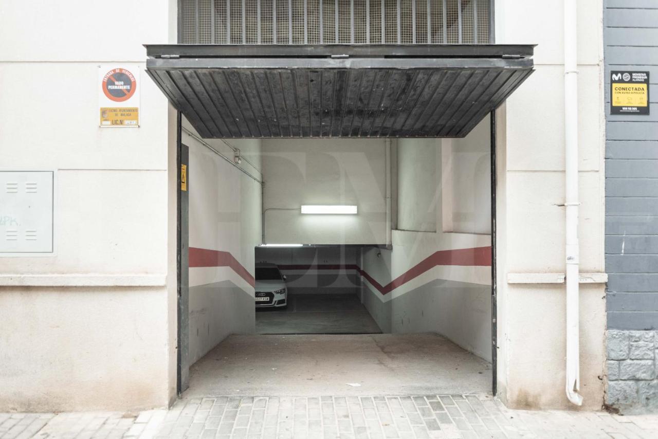 Lovely Duplex With Private Parking Near City Center By Rems Malaga Bagian luar foto
