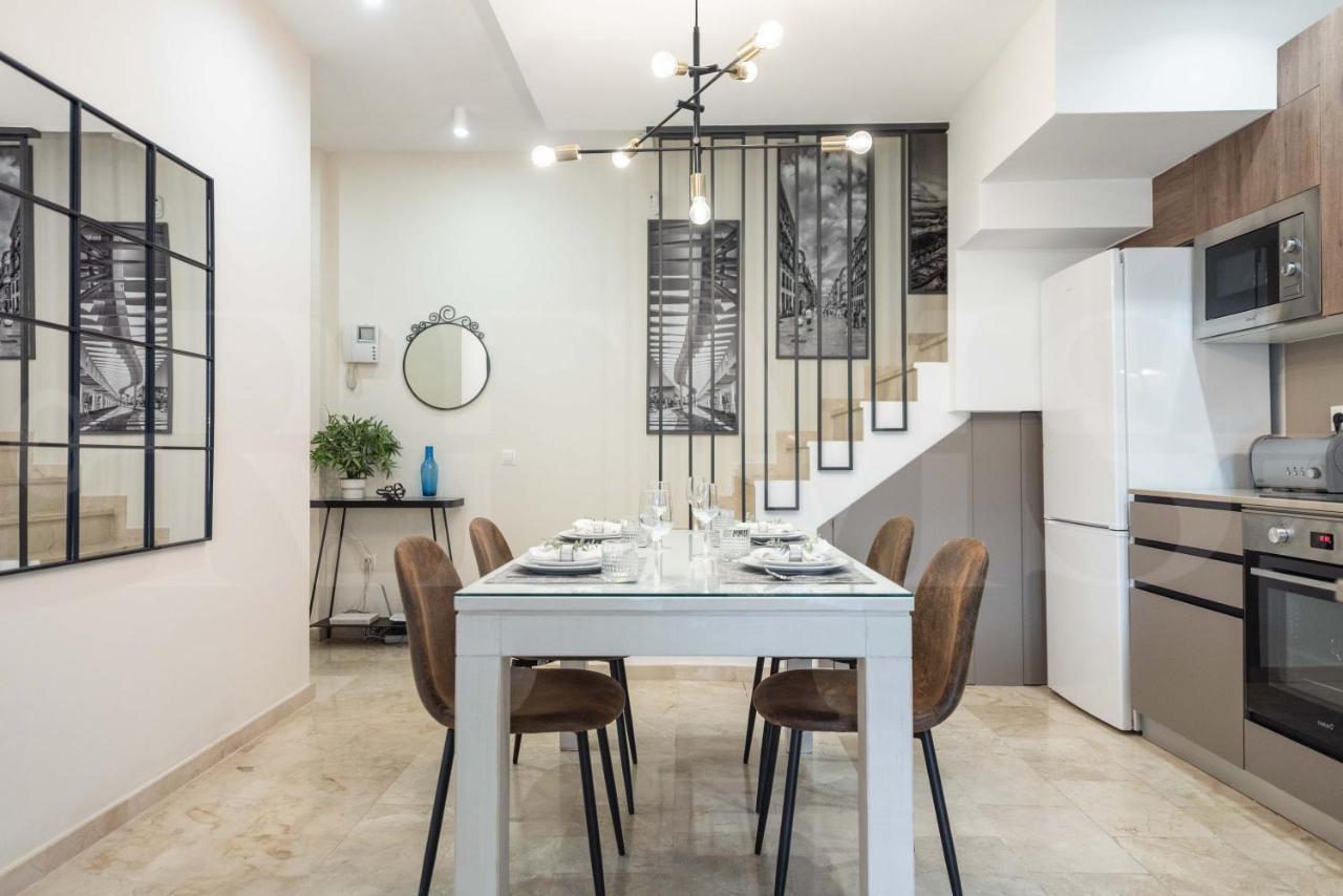 Lovely Duplex With Private Parking Near City Center By Rems Malaga Bagian luar foto