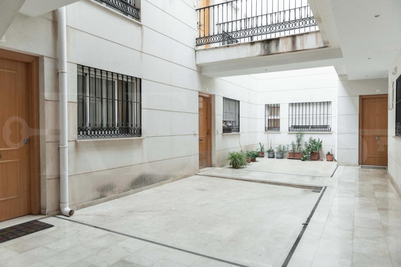 Lovely Duplex With Private Parking Near City Center By Rems Malaga Bagian luar foto