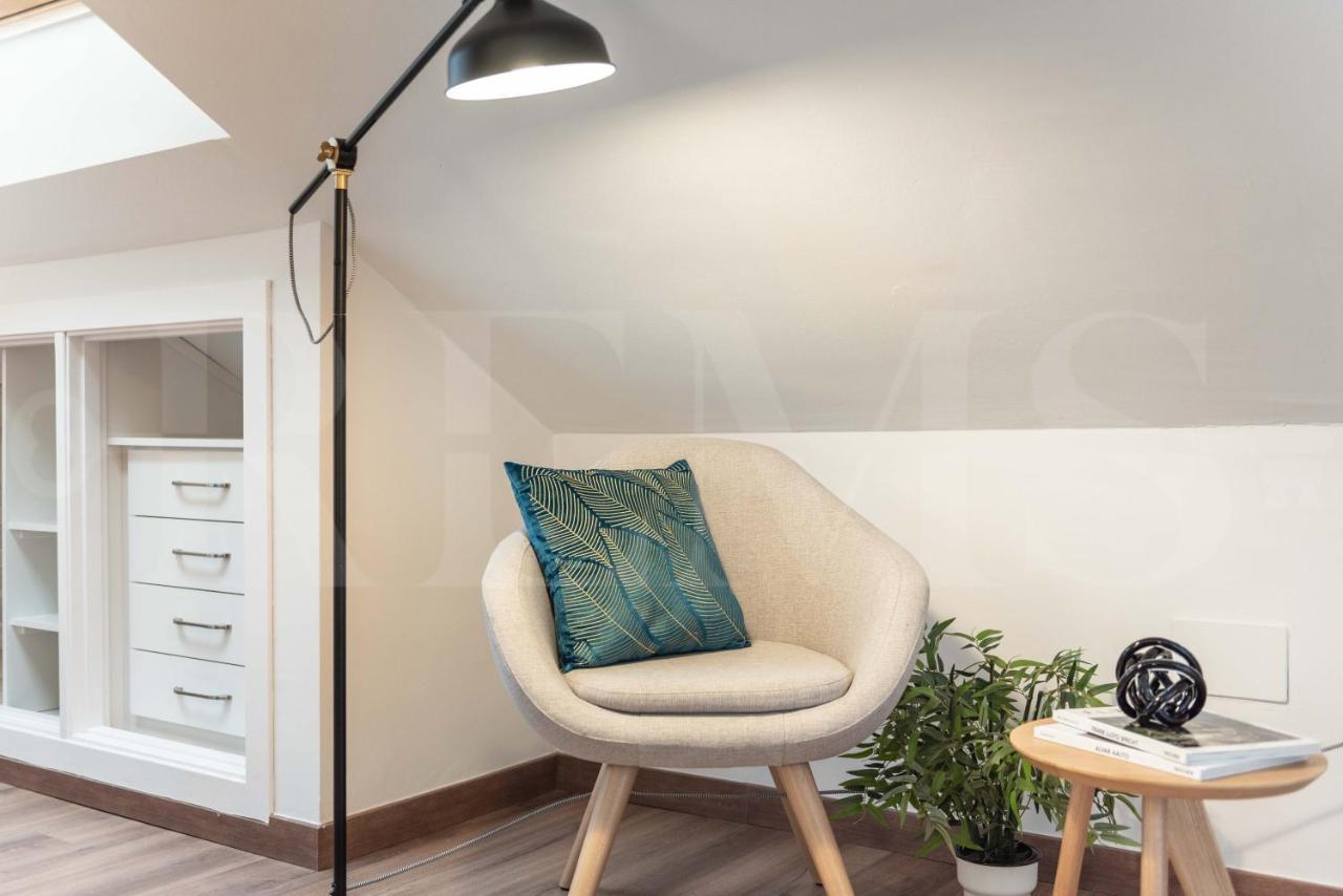 Lovely Duplex With Private Parking Near City Center By Rems Malaga Bagian luar foto